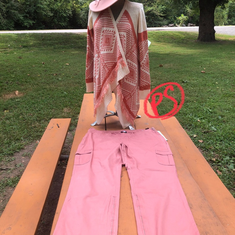 Cozy Geometric Patterned Cardigan - image 1